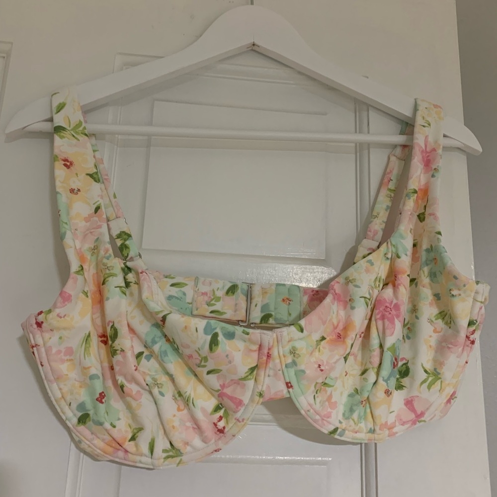 Abercrombie curve love bikini top size M